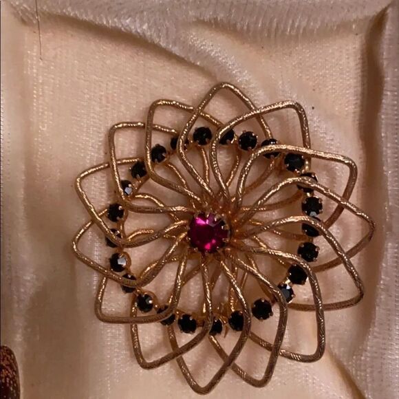 Vintage Goldtone Floral Pins Set of 5 - Picture 3 of 6